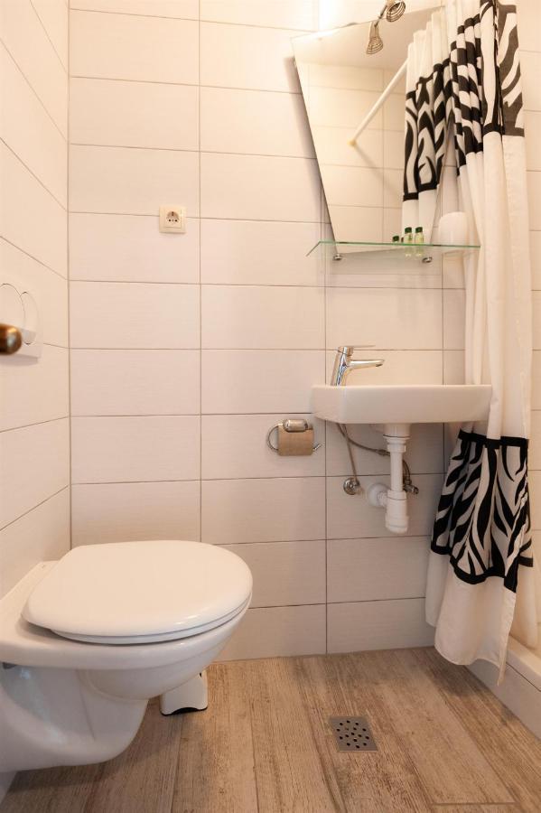אומיס Apartments Antonija מראה חיצוני תמונה