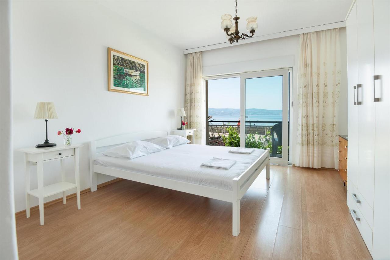 אומיס Apartments Antonija מראה חיצוני תמונה